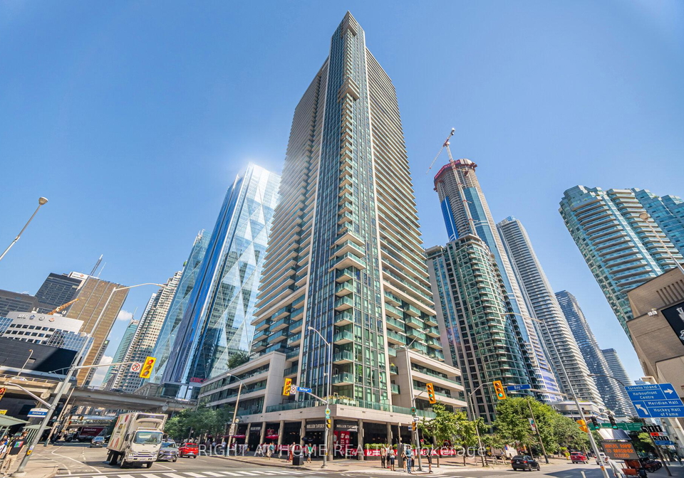 33-bay-street-toronto-ontario-c12361437