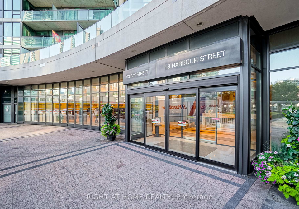 33-bay-street-toronto-ontario-c12361437