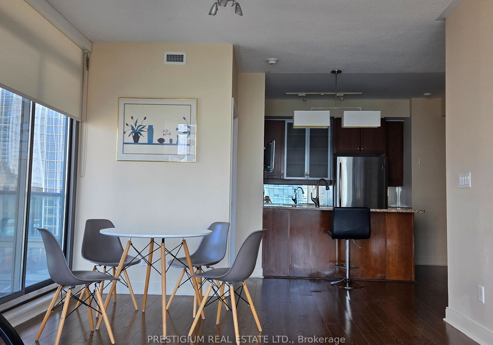 18-yorkville-avenue-toronto-ontario-c12361679