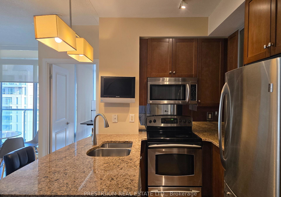 18-yorkville-avenue-toronto-ontario-c12361679