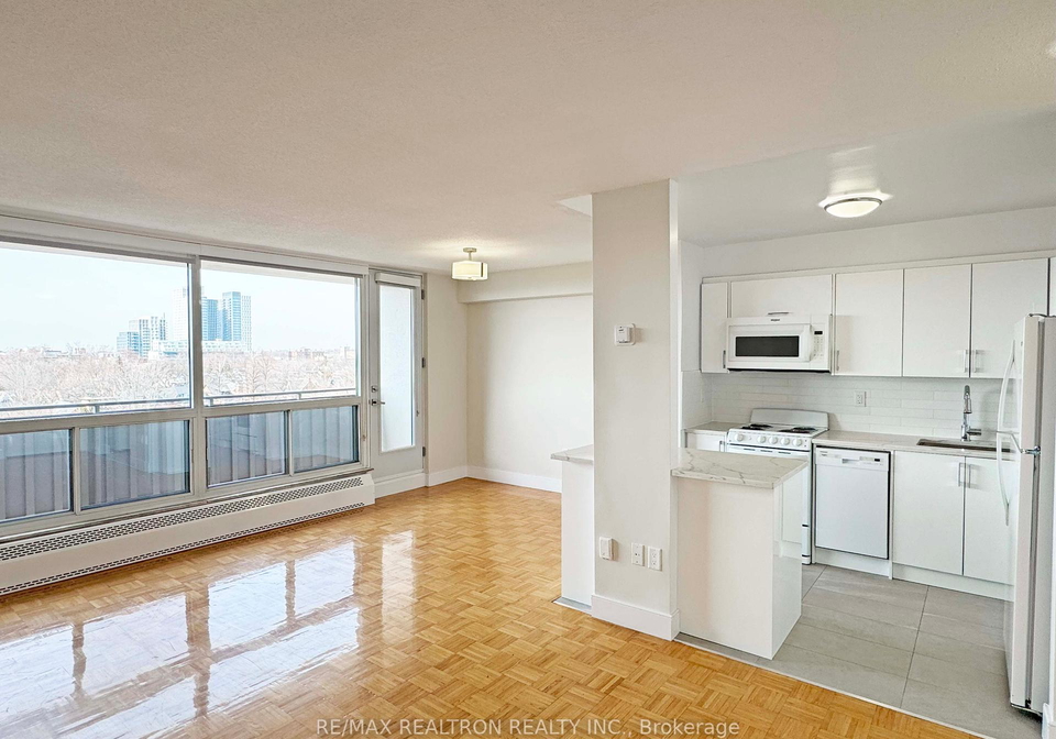 666-spadina-avenue-toronto-ontario-c12361702