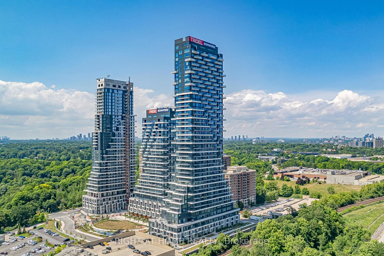 30-inn-on-the-park-drive-north-york-ontario-c12362161