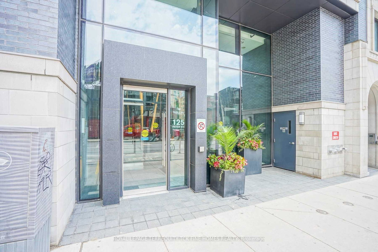 125-peter-street-toronto-ontario-c12362330