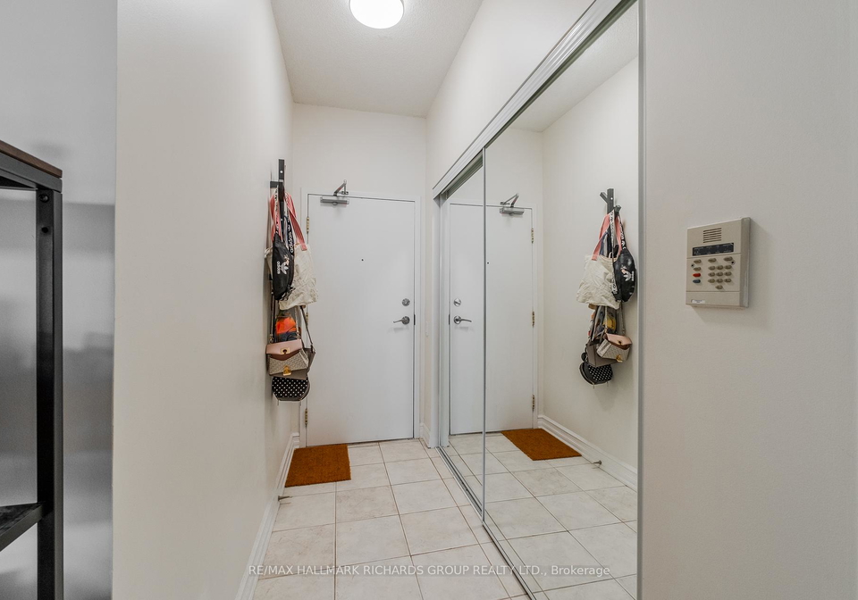 33-empress-avenue-north-york-ontario-c12362542
