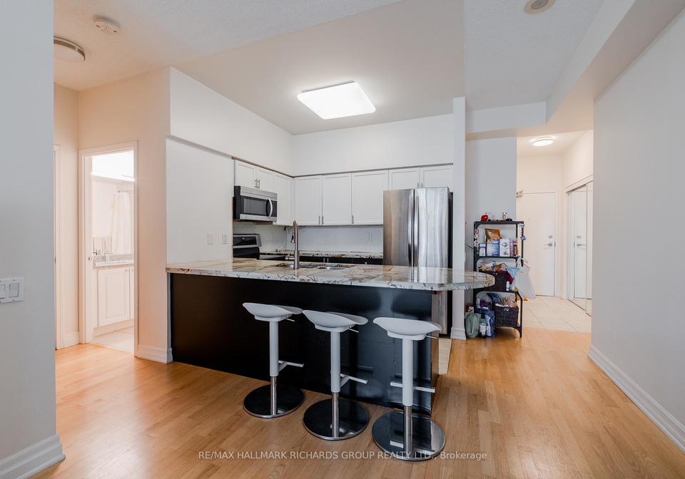 33-empress-avenue-north-york-ontario-c12362542