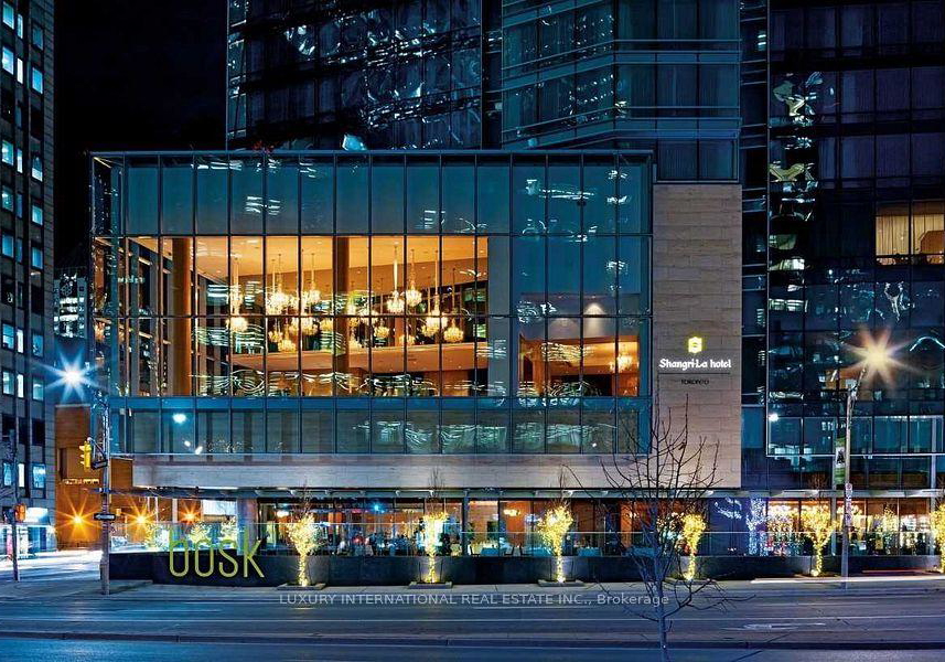 180-university-avenue-toronto-ontario-c12362545