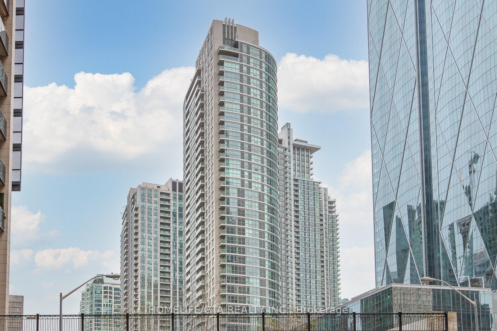 18-yonge-street-toronto-ontario-c12362559