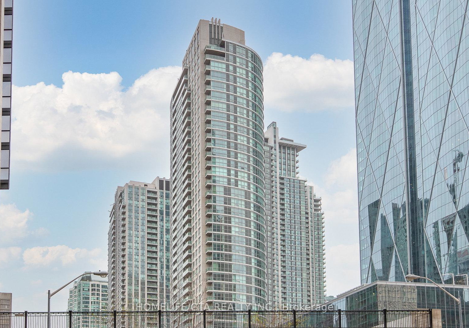 18-yonge-street-toronto-ontario-c12362559
