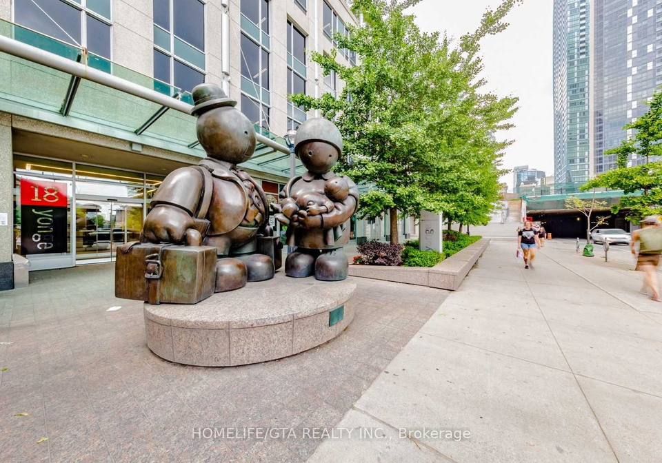18-yonge-street-toronto-ontario-c12362559