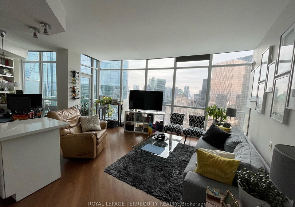 18-yonge-street-toronto-ontario-c12362572