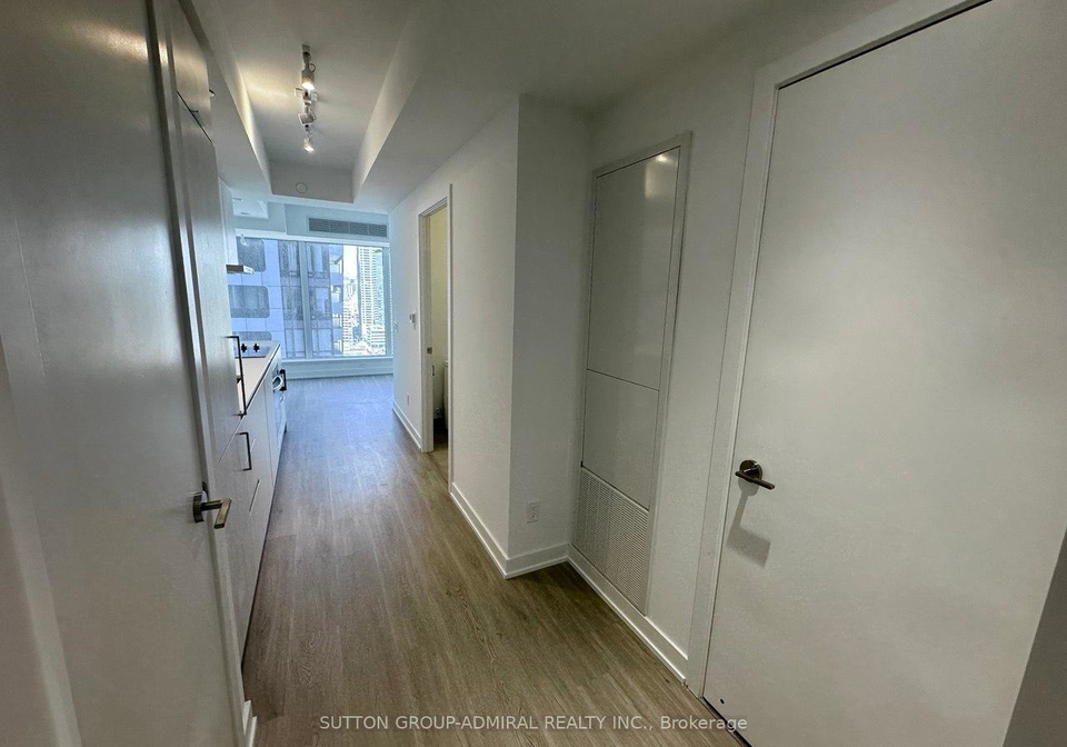 8-wellesley-street-w-toronto-ontario-c12362779
