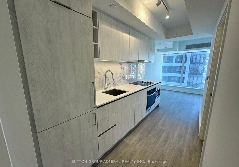 8-wellesley-street-w-toronto-ontario-c12362779