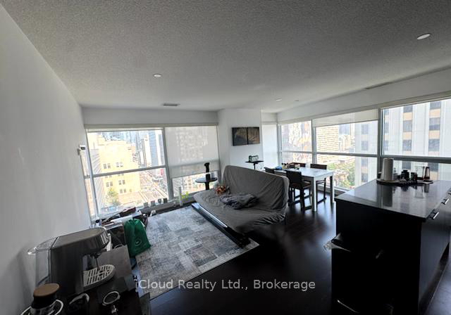 386-yonge-street-toronto-ontario-c12362808
