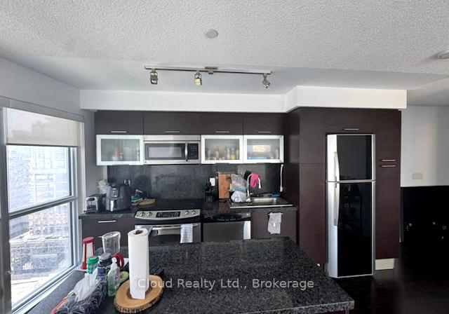 386-yonge-street-toronto-ontario-c12362808