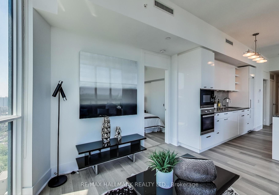 32-davenport-road-toronto-ontario-c12362839