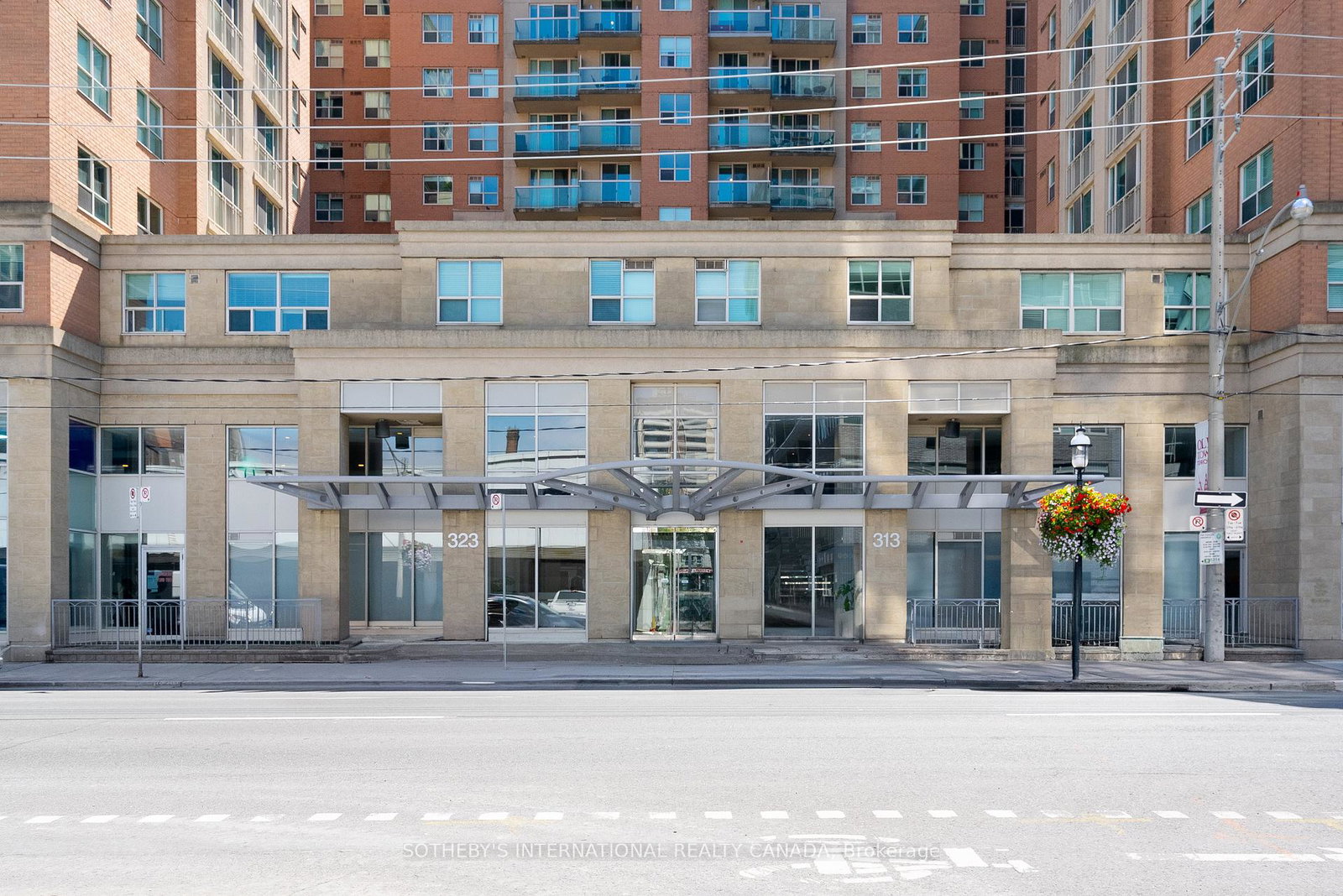 313-richmond-street-e-toronto-ontario-c12363143