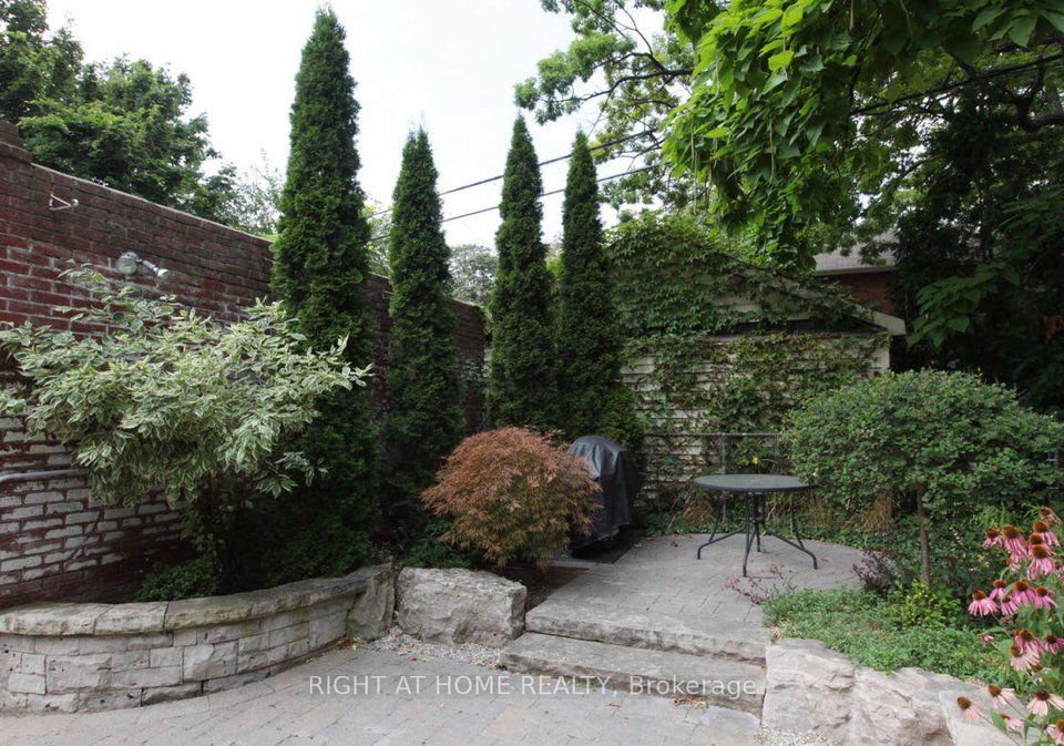 906-avenue-road-toronto-ontario-c12363366
