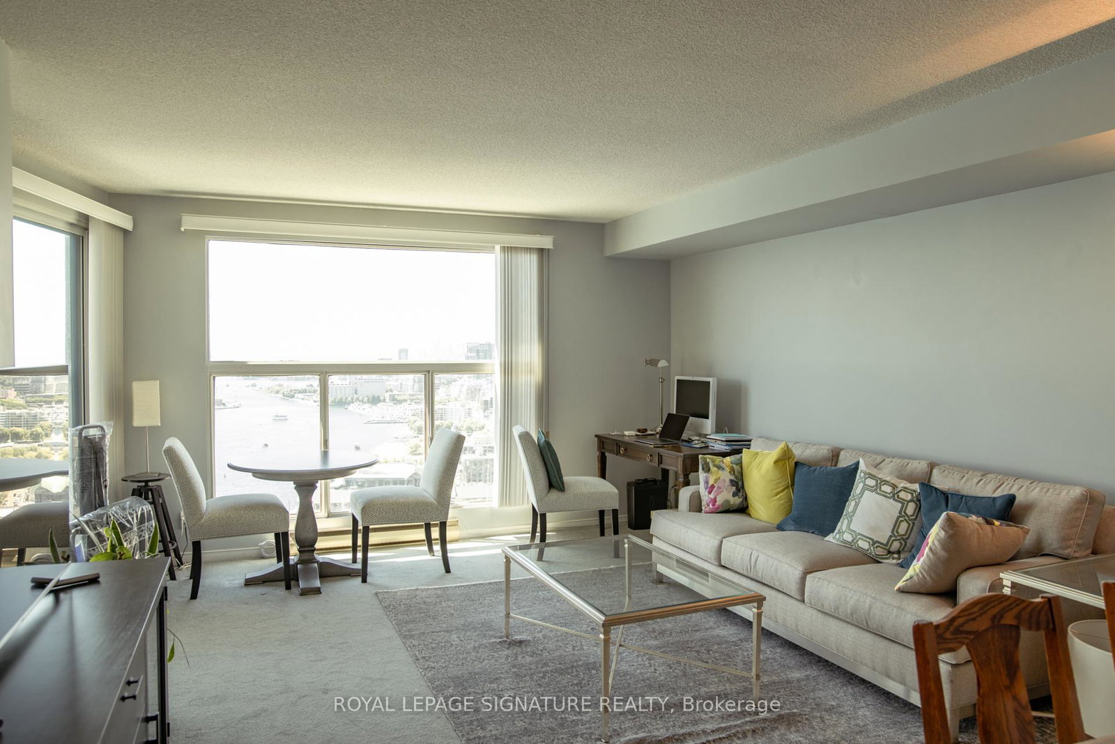 99-harbour-square-toronto-ontario-c12363390