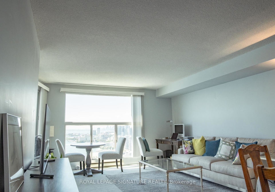 99-harbour-square-toronto-ontario-c12363390