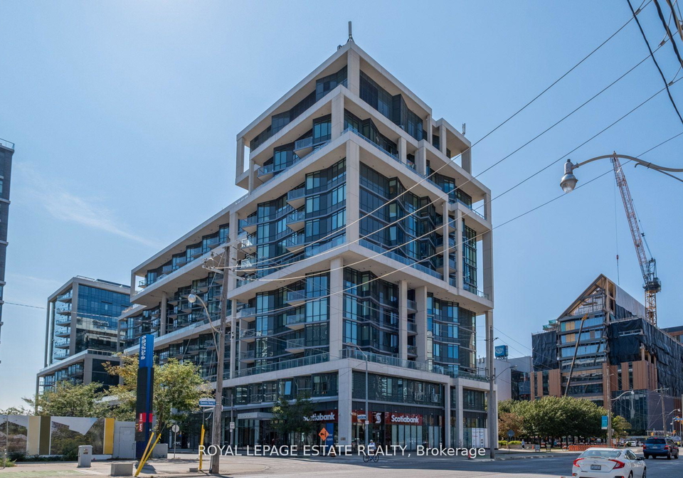 15-merchants-wharf-toronto-ontario-c12363653