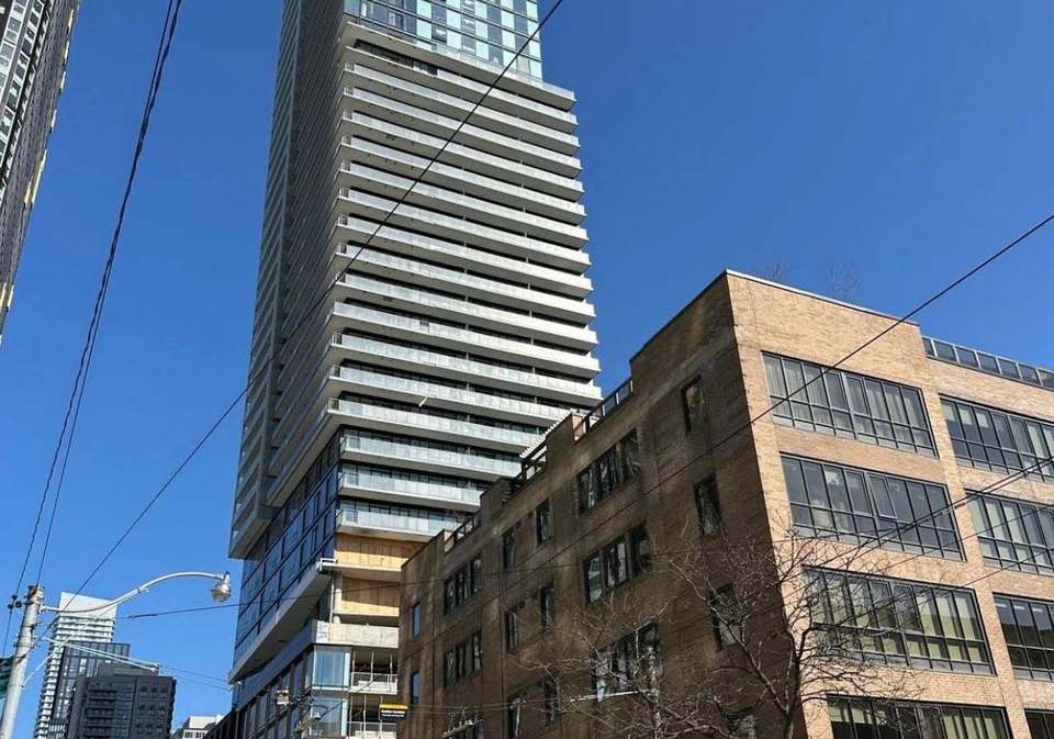 89-church-street-w-toronto-ontario-c12363692