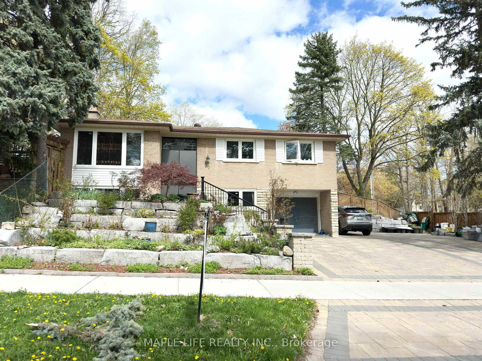 92-rameau-drive-north-york-ontario-c12363731