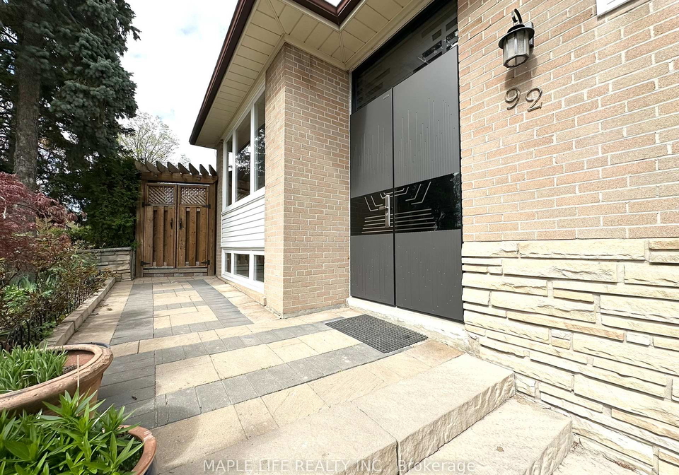 92-rameau-drive-north-york-ontario-c12363731
