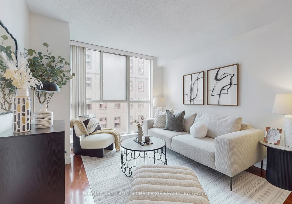 736-bay-street-toronto-ontario-c12363813