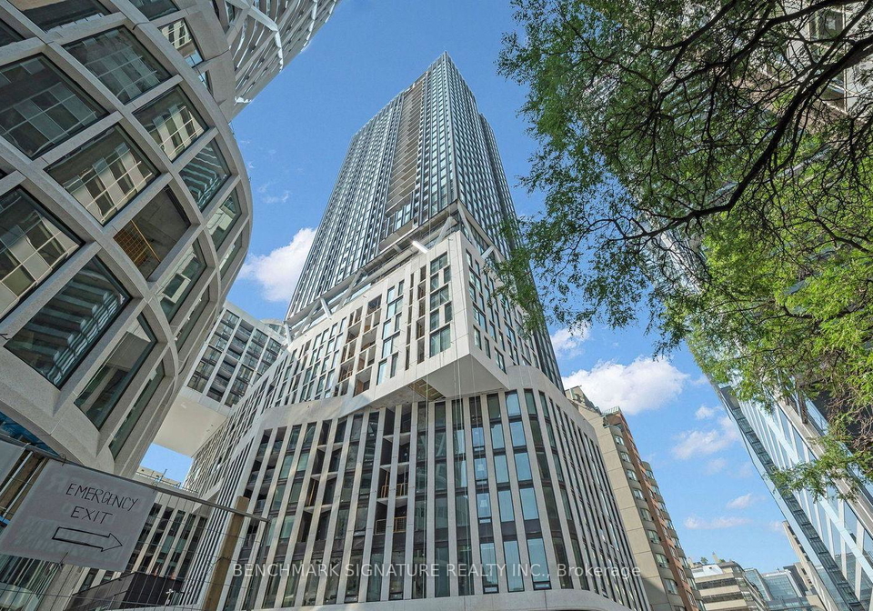 230-simcoe-street-toronto-ontario-c12363828