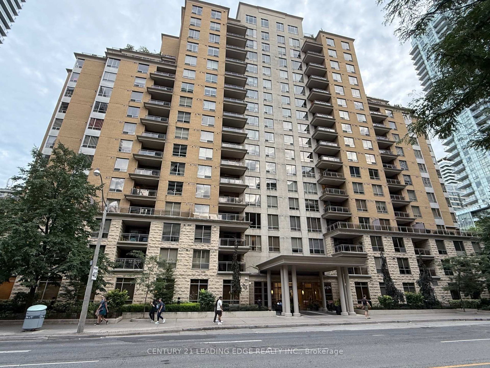 123-eglinton-avenue-e-toronto-ontario-c12363894