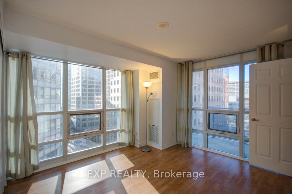 761-bay-street-toronto-ontario-c12364000