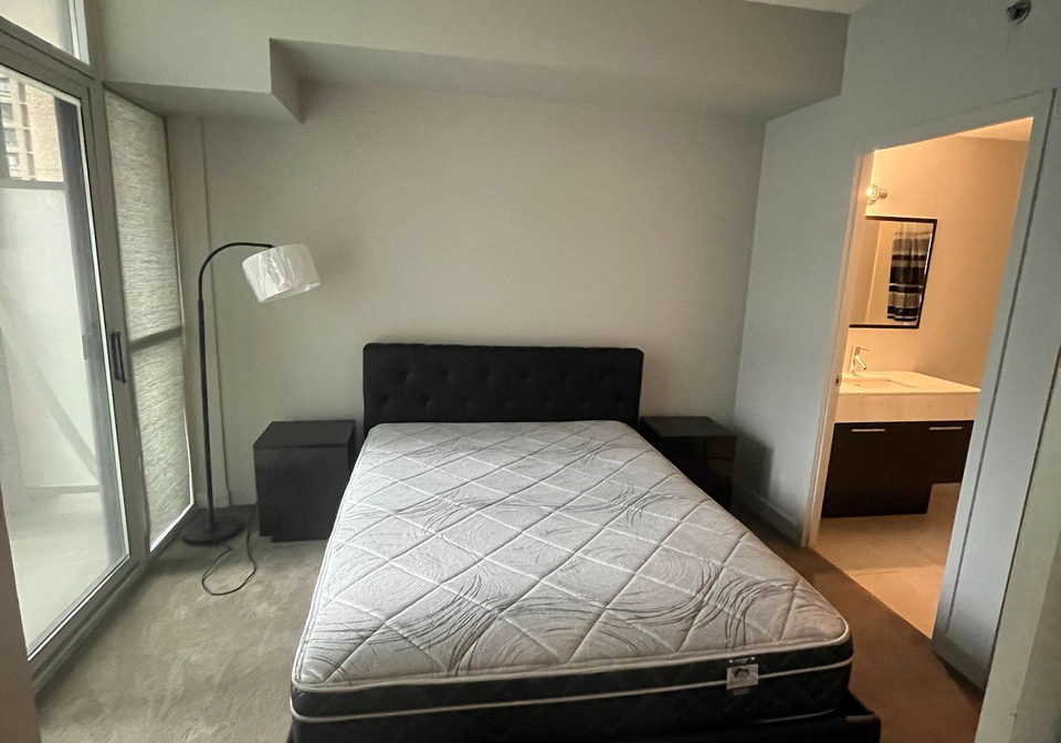 21-nelson-street-toronto-ontario-c12364295