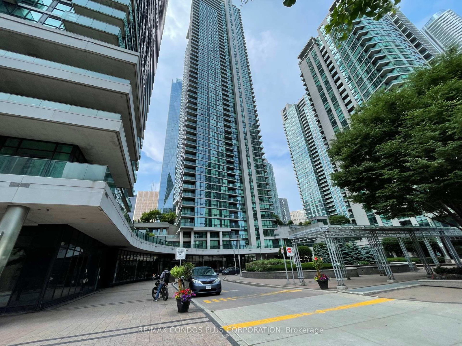 18-harbour-street-toronto-ontario-c12364411