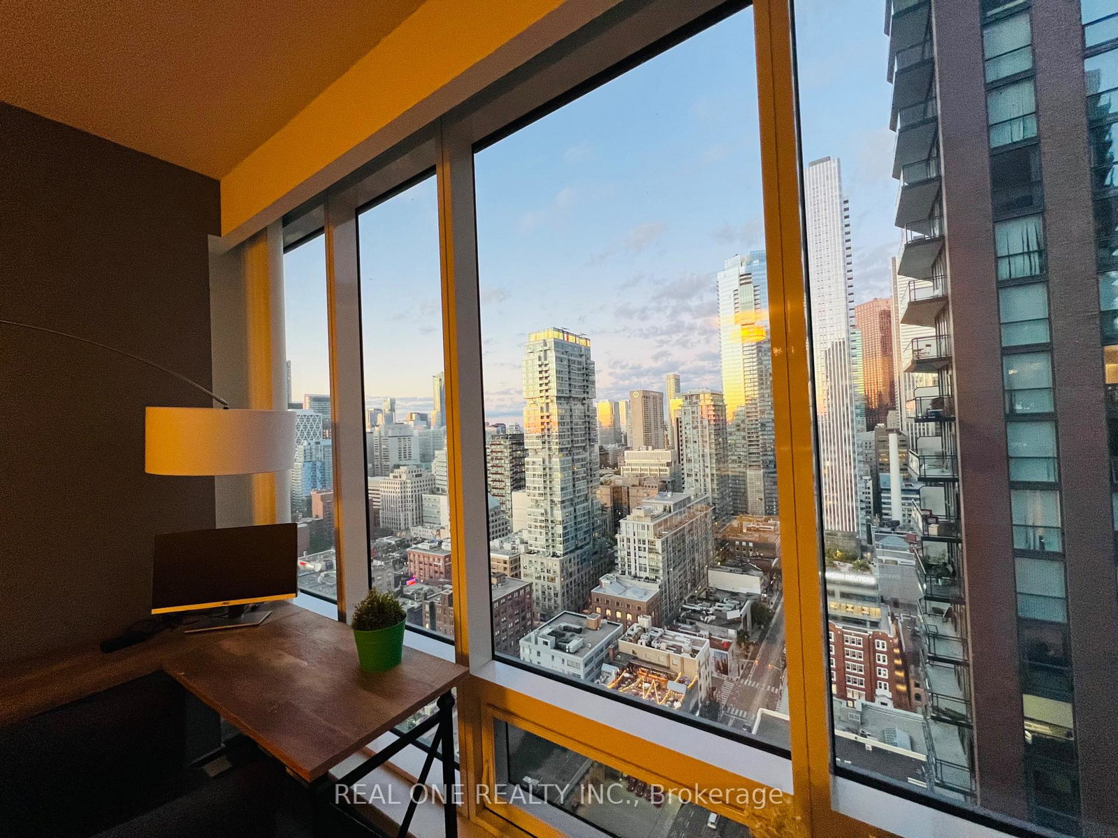 295-adelaide-street-w-toronto-ontario-c12364675