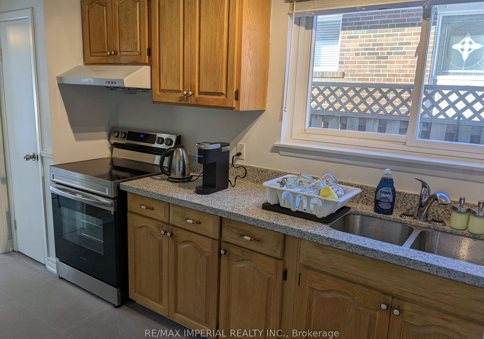 16-cairnside-crescent-north-york-ontario-c12364686
