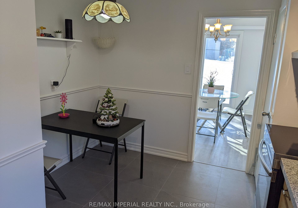 16-cairnside-crescent-north-york-ontario-c12364686