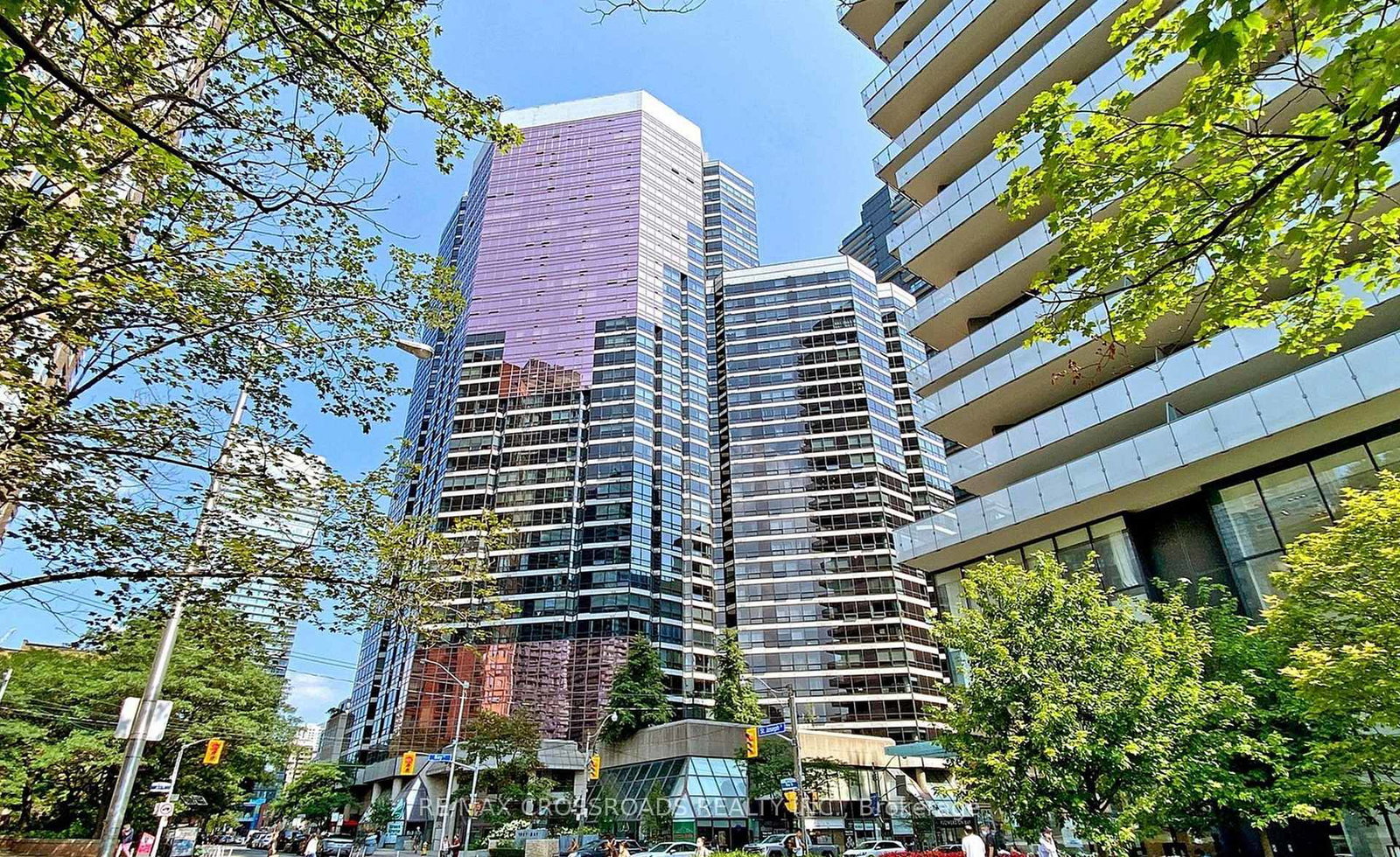 1001-bay-street-n-toronto-ontario-c12364900