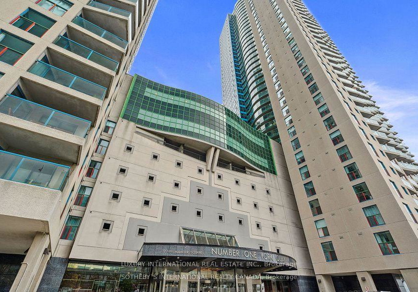 99-harbour-square-toronto-ontario-c12365094