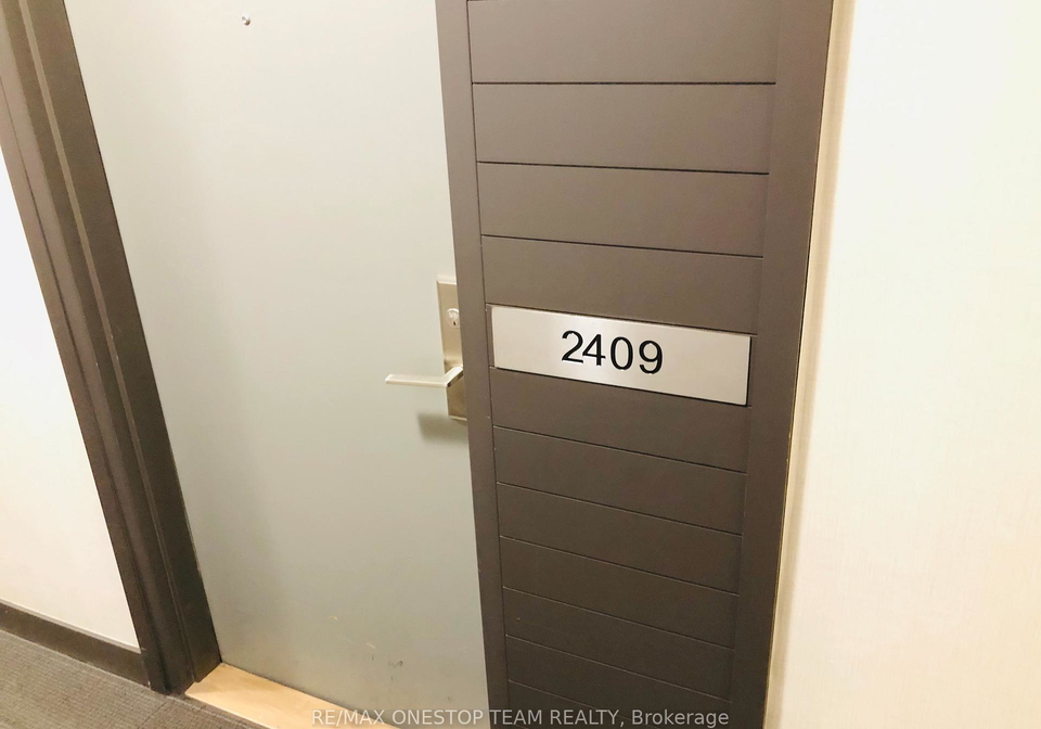 126-simcoe-street-toronto-ontario-c12365136