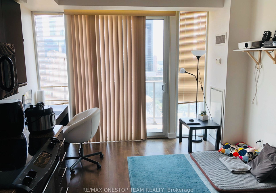 126-simcoe-street-toronto-ontario-c12365136