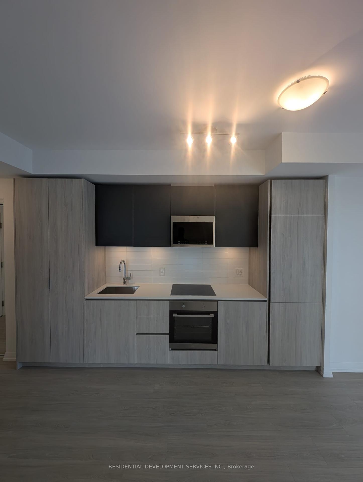 28-widmer-street-toronto-ontario-c12365224