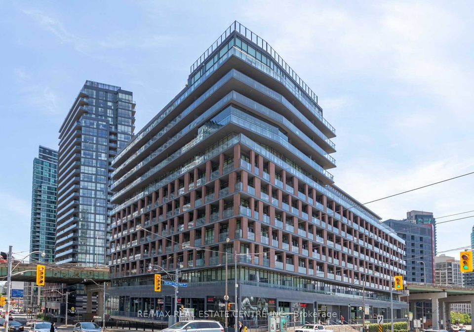 169-fort-york-boulevard-toronto-ontario-c12365486