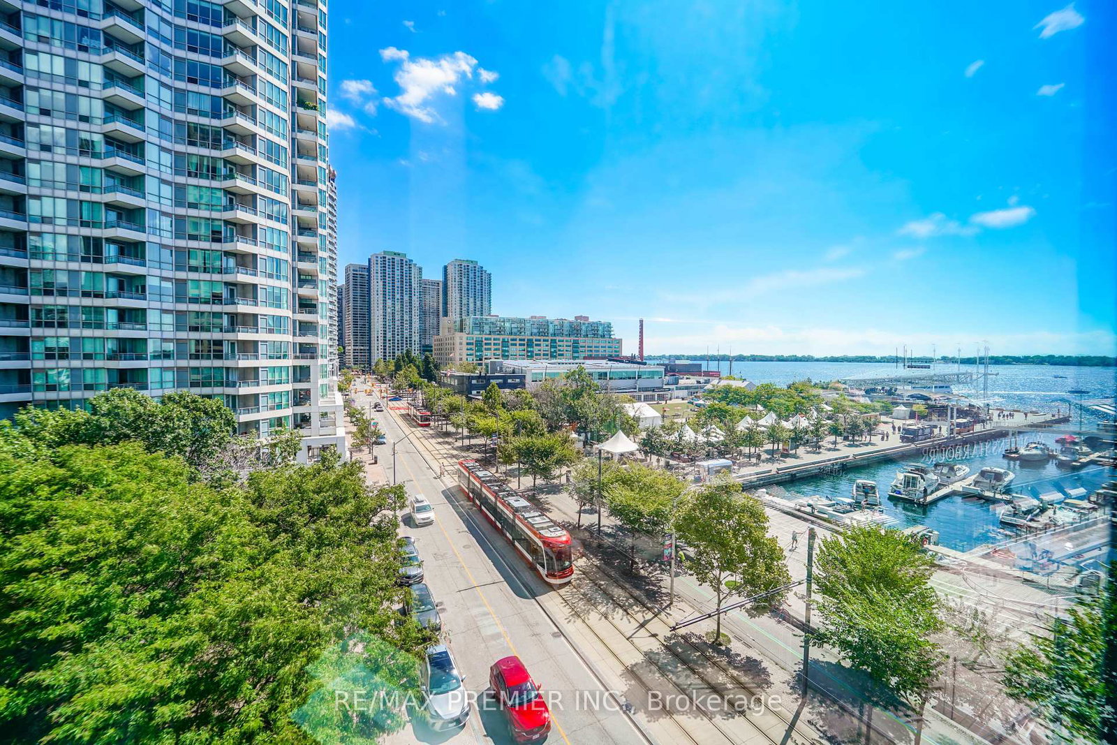 250-queens-quay-boulevard-w-toronto-ontario-c12365737