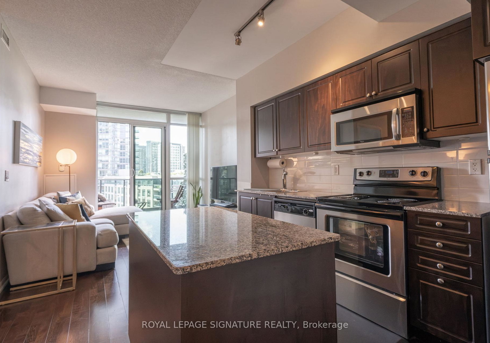 209-fort-york-boulevard-toronto-ontario-c12366263