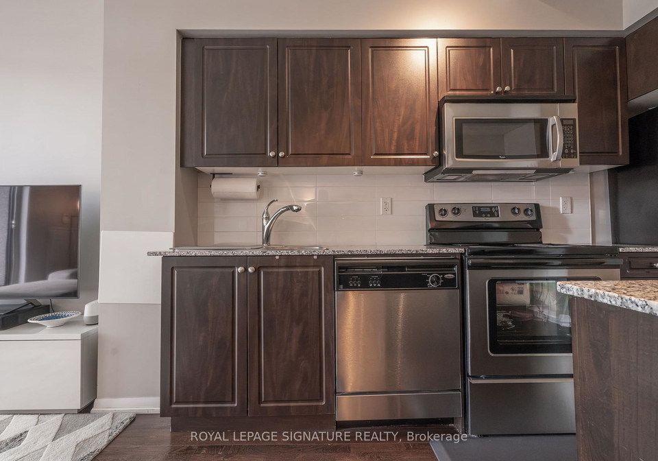 209-fort-york-boulevard-toronto-ontario-c12366263