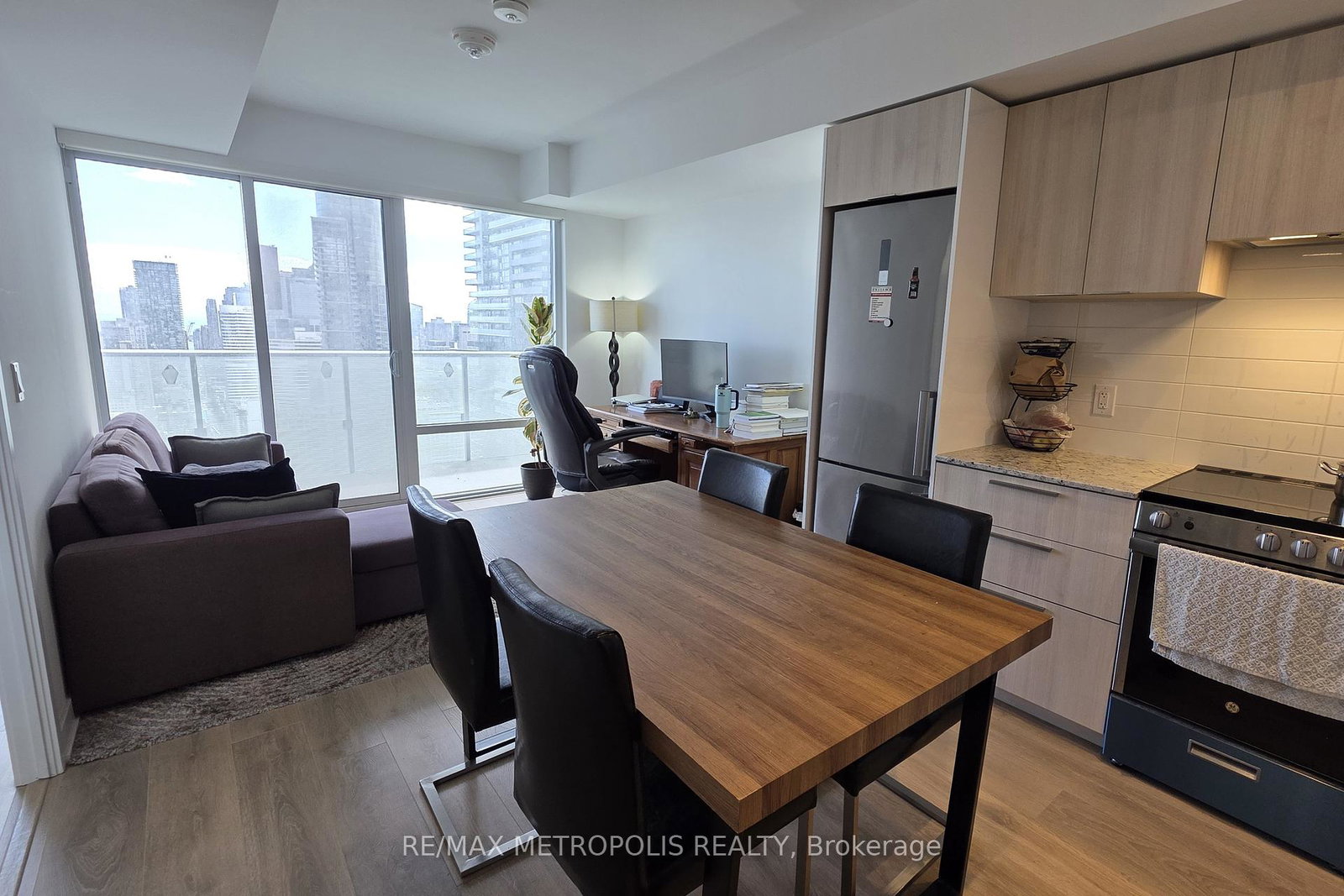501-yonge-street-toronto-ontario-c12366336