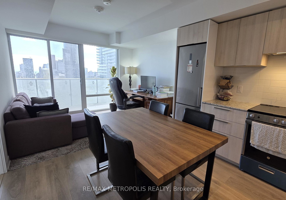 501-yonge-street-toronto-ontario-c12366336