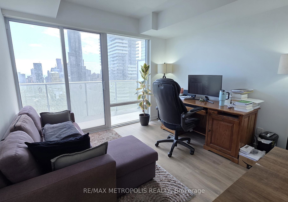 501-yonge-street-toronto-ontario-c12366336