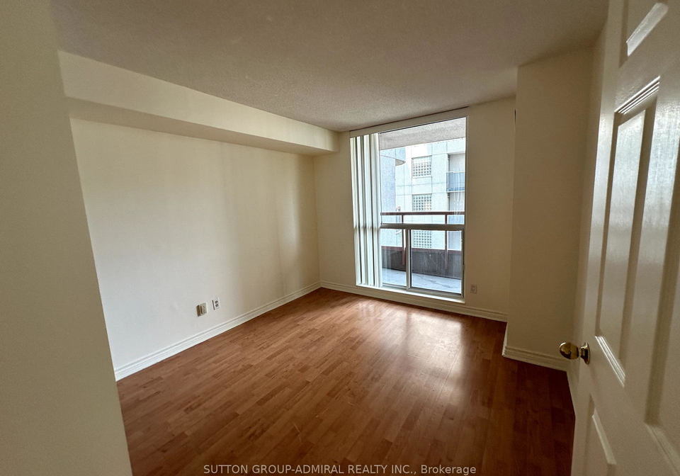 736-bay-street-toronto-ontario-c12366424