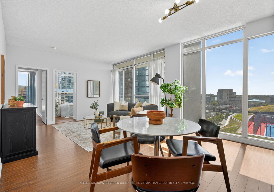 8-telegram-mews-toronto-ontario-c12366462